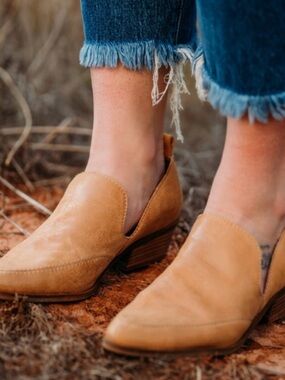 Lucky Brand Mahzan Loafers - Pale Tan 7